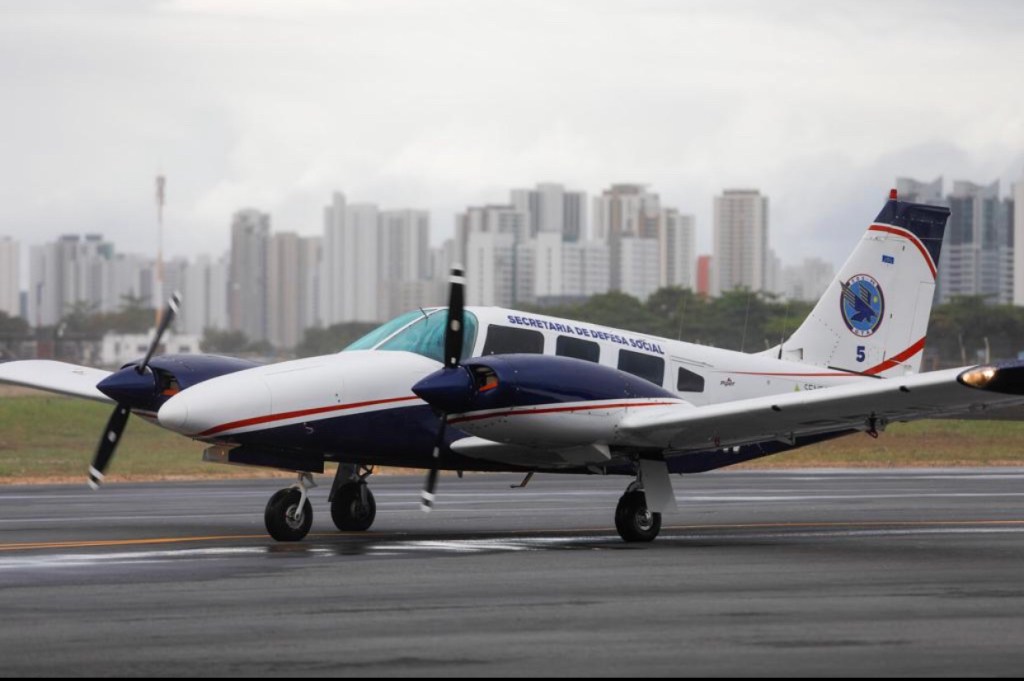 Governadora Raquel Lyra entrega primeiro avião para reforçar as operações de segurança no&nbsp;Estado