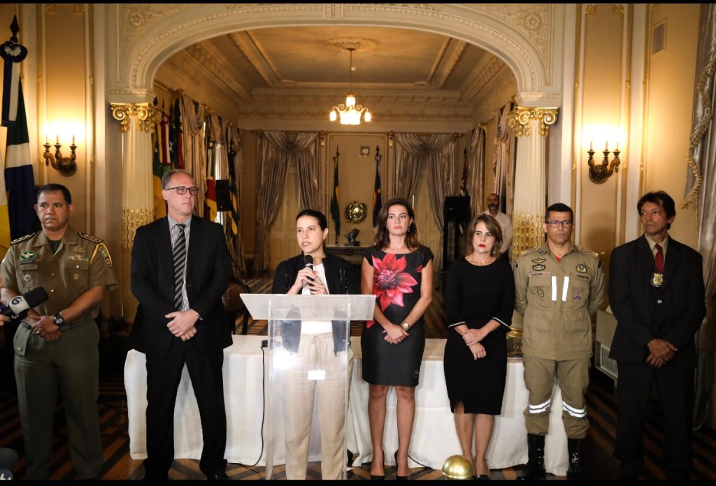 Governadora Raquel Lyra presta solidariedade aos familiares das vítimas dos crimes em Camaragibe e Paudalho e garante rigor nas&nbsp;investigações