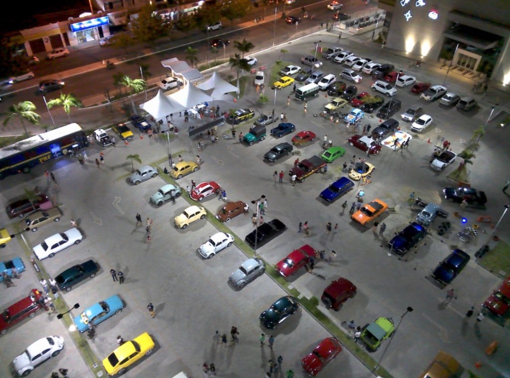 Encontro de fuscas e carros antigos no Patos Shopping: tradição e paixão pelo automobilismo em&nbsp;destaque