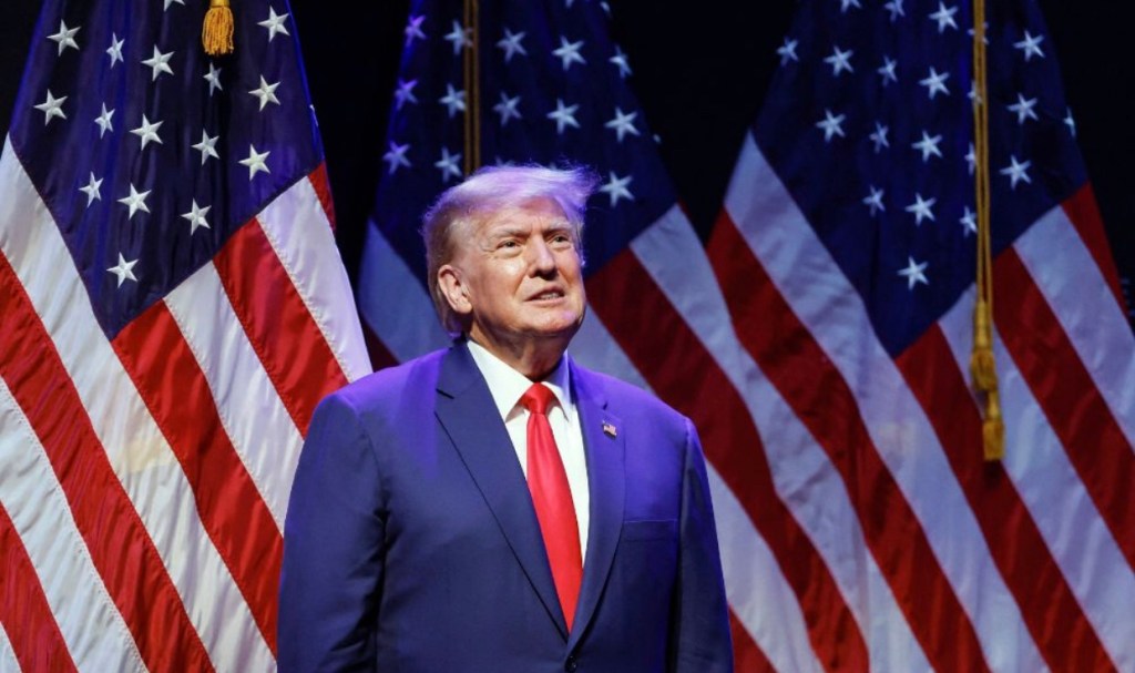 Trump amplia ainda mais vantagem em pesquisa sobre disputa por candidatura à eleição nos&nbsp;EUA