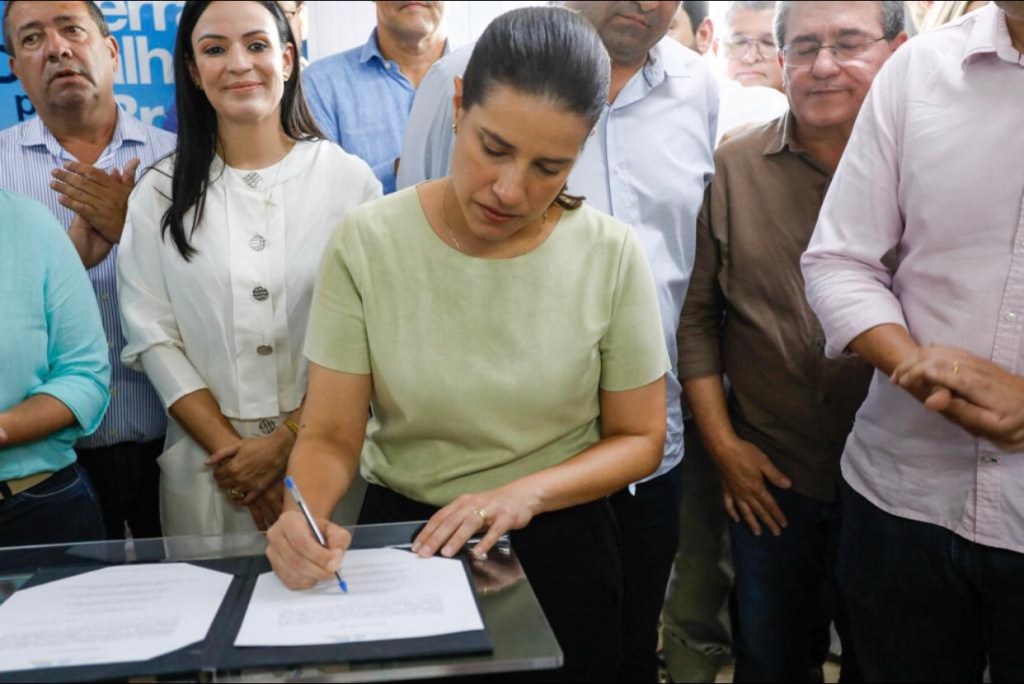 Governadora Raquel Lyra assina ordem de serviço para requalificação do Aeroporto de Serra&nbsp;Talhada