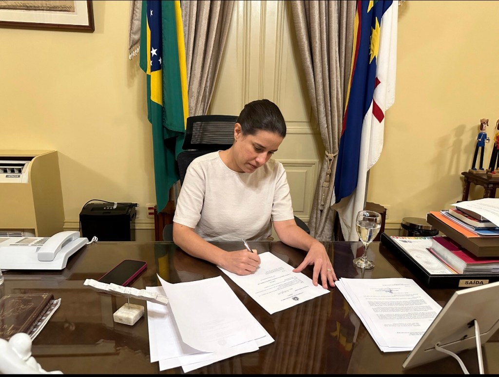 Raquel Lyra anuncia pagamento do Bônus de Desempenho Educacional no total de R$ 164&nbsp;milhões