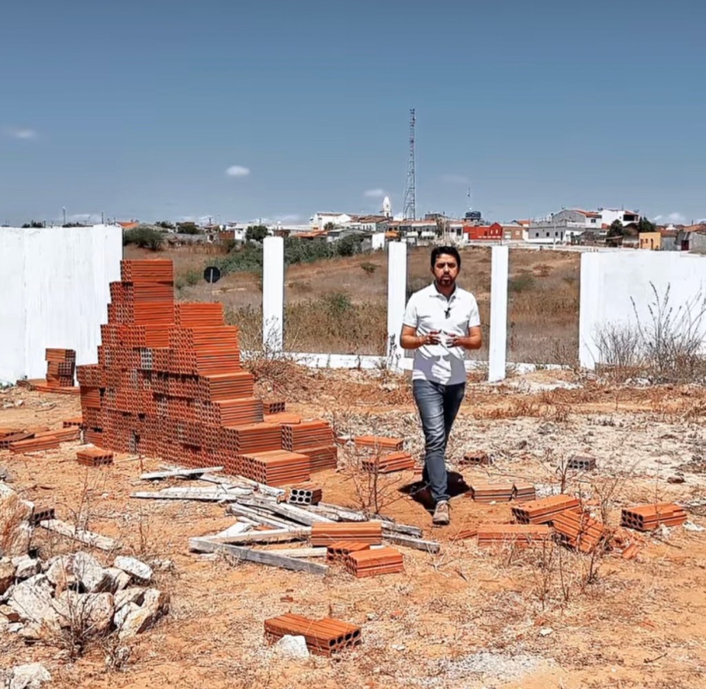 Anderson Lopes denuncia atraso na entrega de escola municipal em São&nbsp;Vicente
