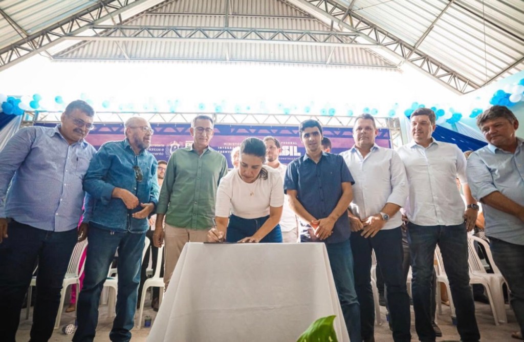 Governadora Raquel Lyra e ministro Waldez Góes assinam ordem de serviço para concluir a Barragem Panelas&nbsp;II