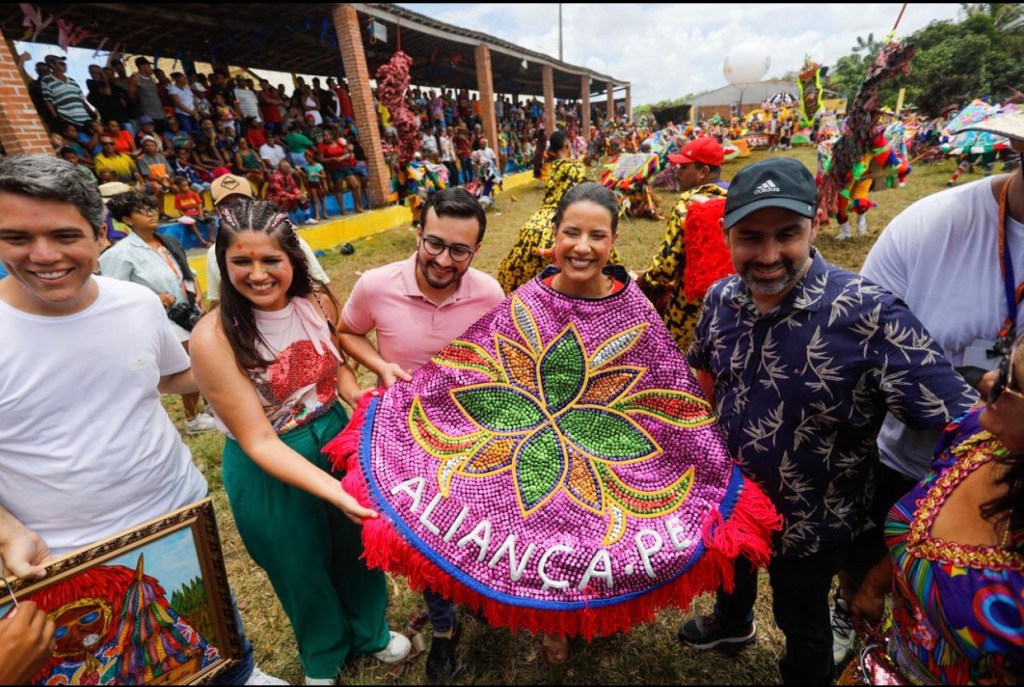 Em Aliança, governadora Raquel Lyra exalta a tradição dos maracatus&nbsp;rurais