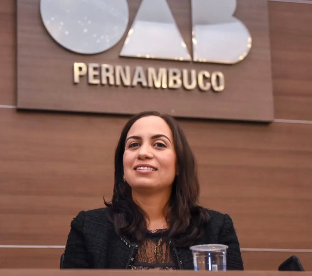 Diana Câmara ministra palestra sobre eleições promovida pela&nbsp;ESA-PE