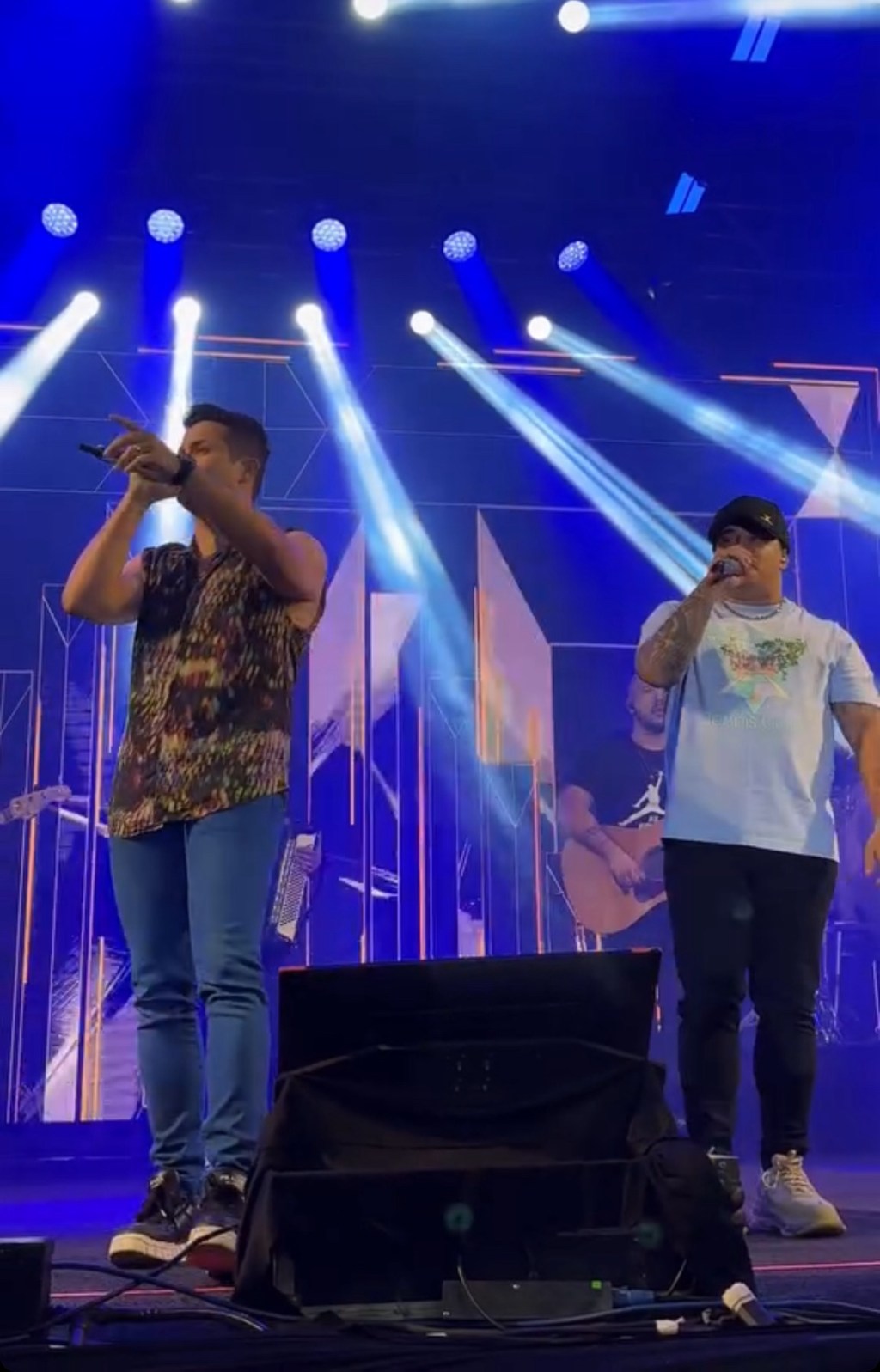 Matheus e Kauan agitam o São Pedro de Itapetim em noite de festa e&nbsp;tradição