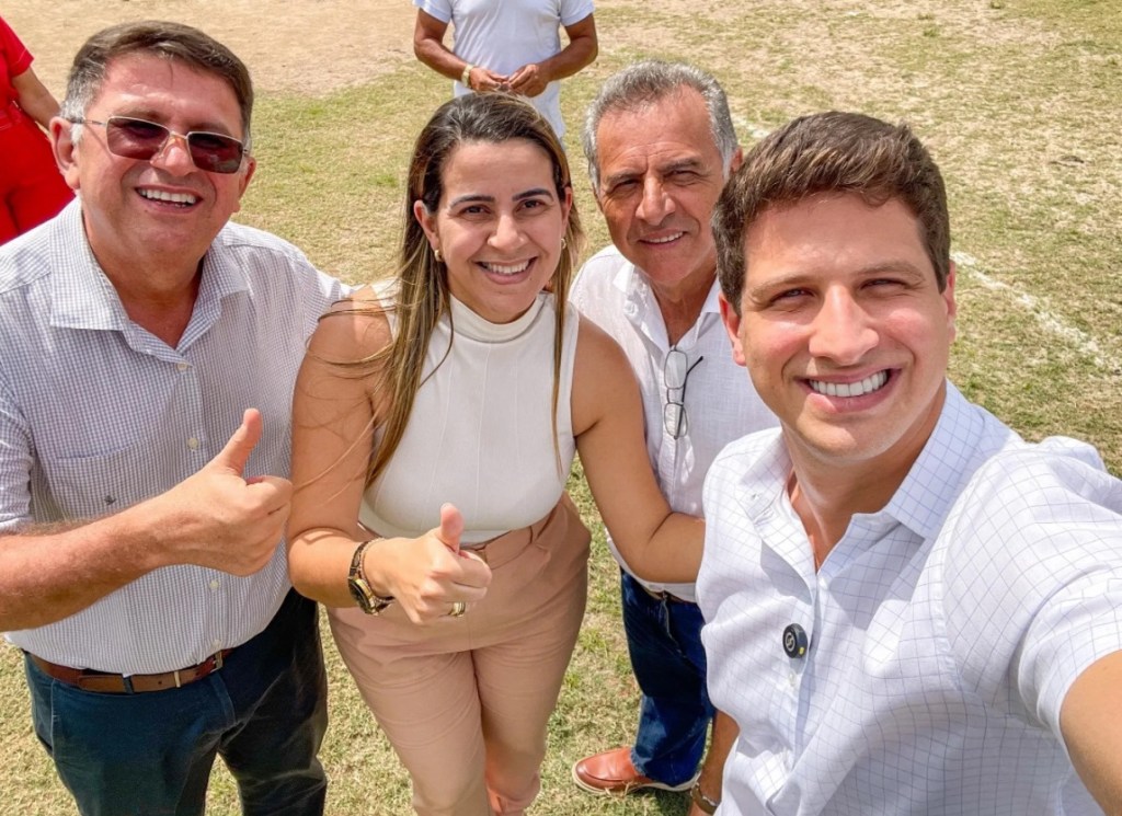 Pré-candidatos do PSB de Itapetim recebem apoio do Prefeito do&nbsp;Recife