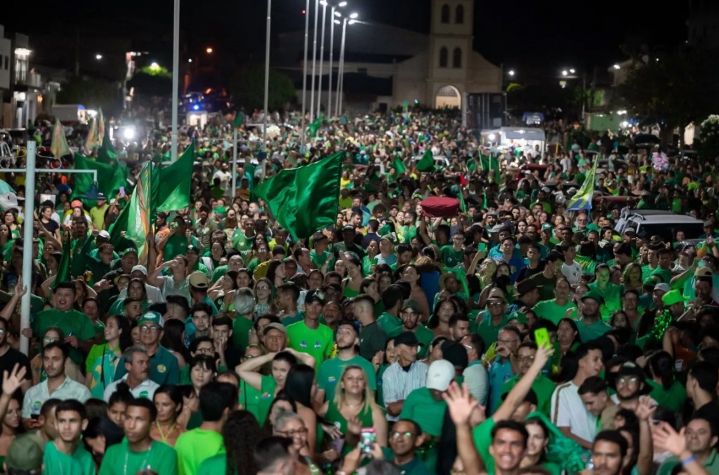 SJE: Candidato a prefeito Fredson Brito realiza grande comício em Riacho do&nbsp;Meio