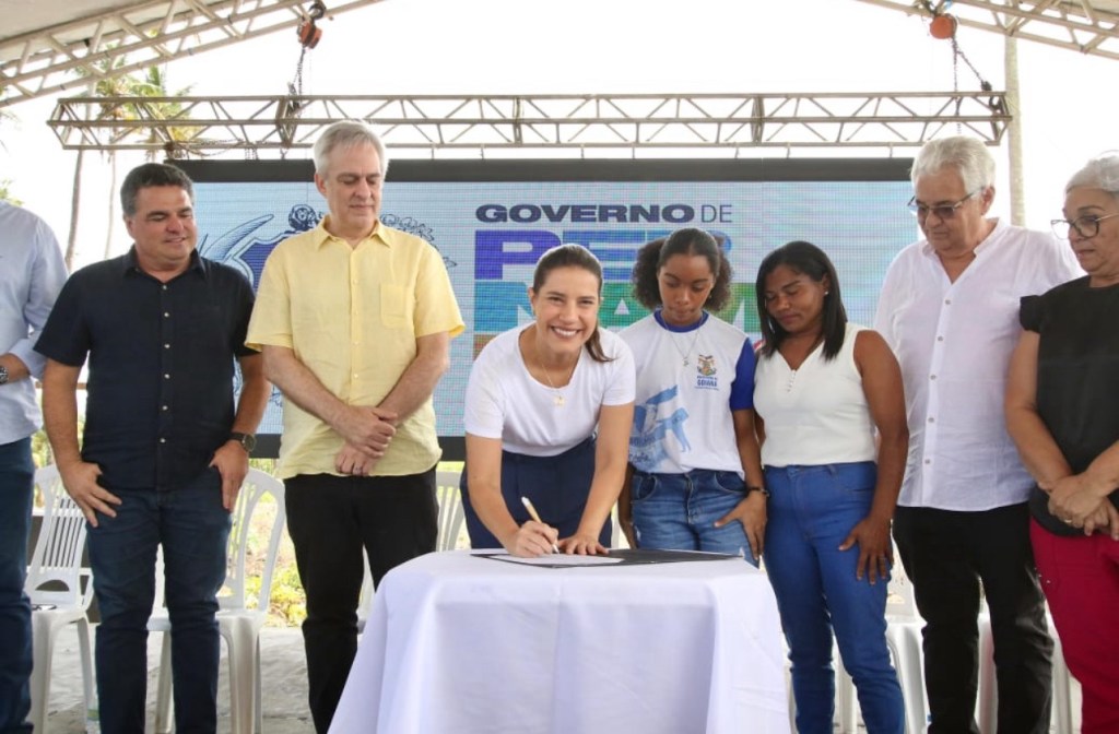 Raquel Lyra assina ordem de serviço para construção da Escola de Referência em Ensino Médio de Tejucupapo, em&nbsp;Goiana