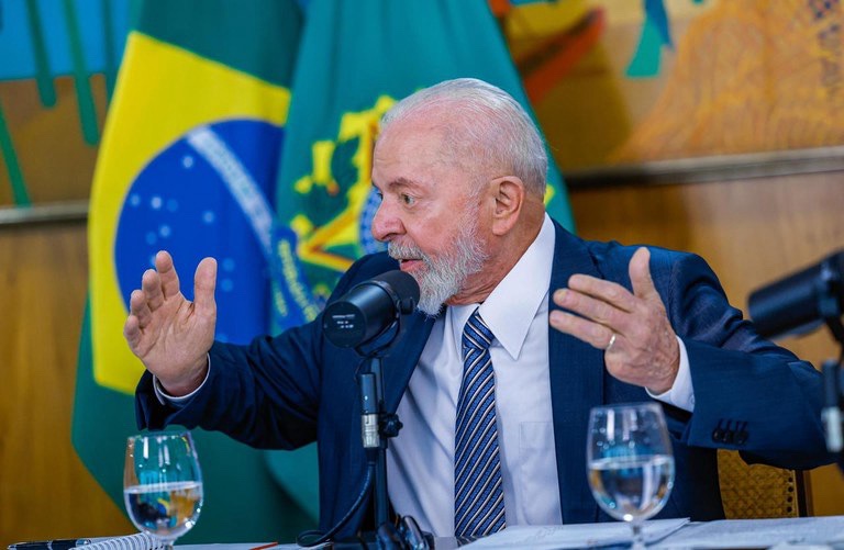 Lula sofre acidente doméstico e cancela viagem a&nbsp;Rússia