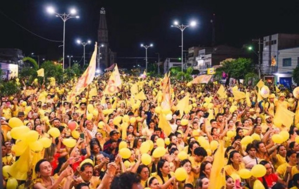 Aline e Chico realizam arrastão e comício em&nbsp;Itapetim