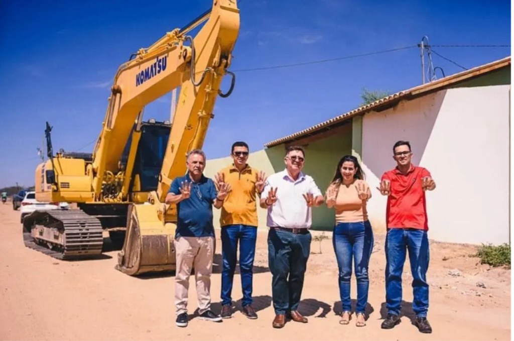 Prefeito de Itapetim celebra retomada das obras da adutora do&nbsp;Pajeú
