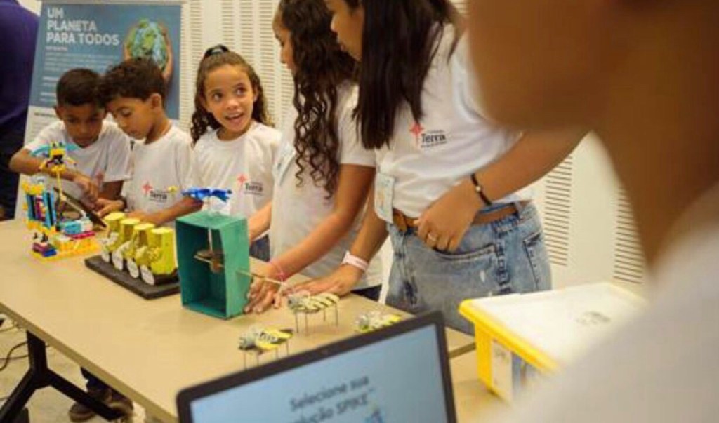 Sete estudantes da Fundação Terra participam de Mostra Nacional de Robótica, em&nbsp;Goiânia(GO)