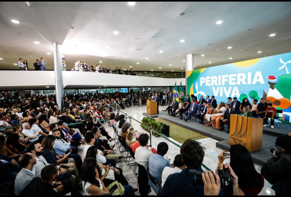 Raquel Lyra assina contrato de regularização fundiária para famílias em&nbsp;Pernambuco