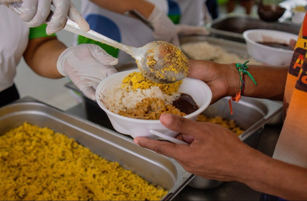 Combate à fome: Pernambuco atinge a marca de 10 milhões de refeições servidas nas cozinhas&nbsp;comunitárias