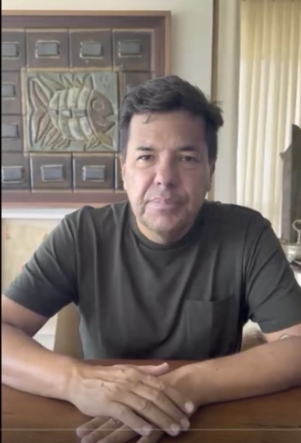 Mendonça Filho tem alta do hospital e vai descansar com a&nbsp;família