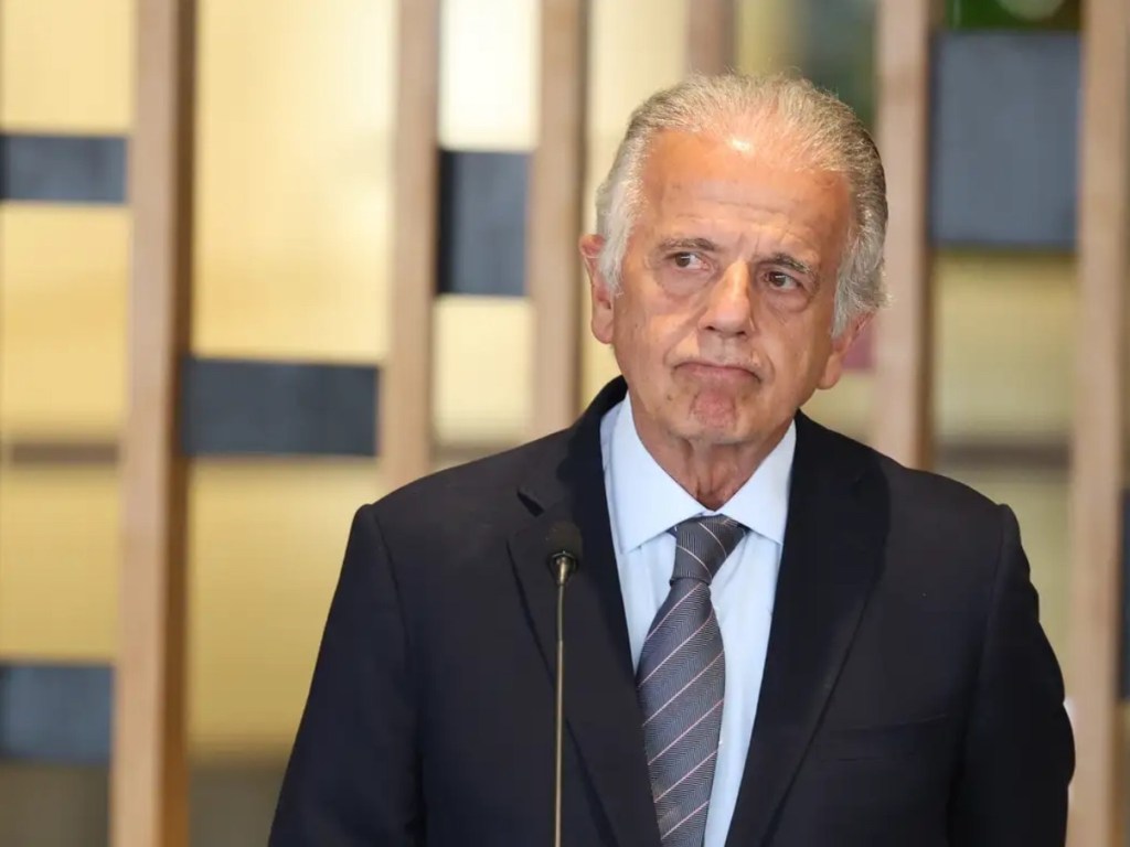 Ministro da Defesa José Múcio pede a Lula para deixar o cargo no&nbsp;Governo
