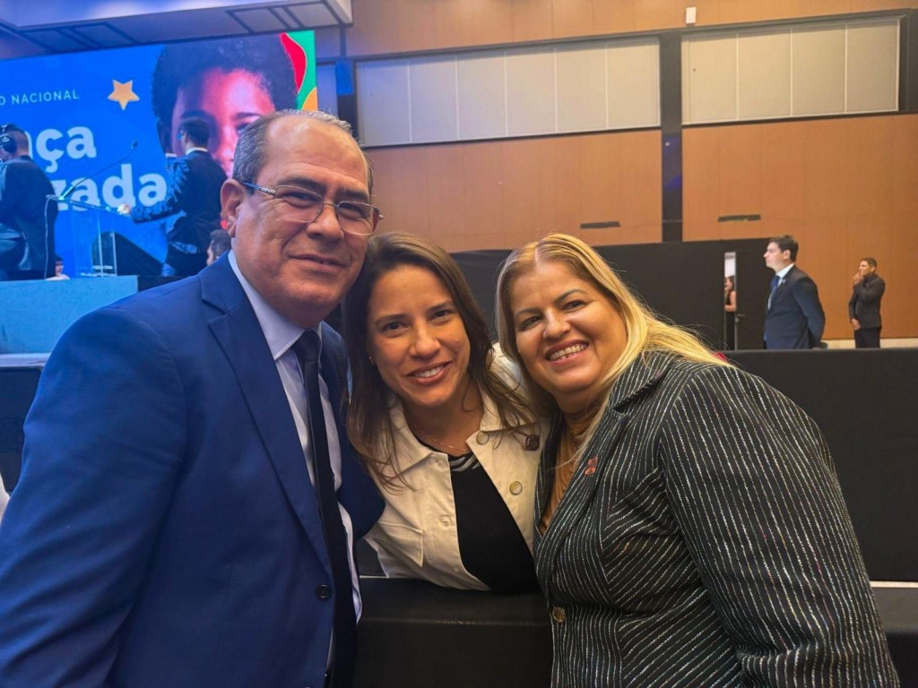 Mano Medeiros recebe, em Brasília, Selo Ouro para a Educação de&nbsp;Jaboatão