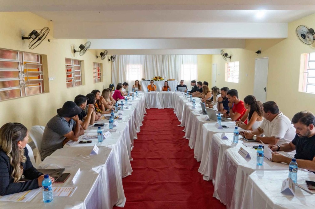 Prefeita de Itapetim avalia primeiros 30 dias de gestão em reunião com&nbsp;equipe