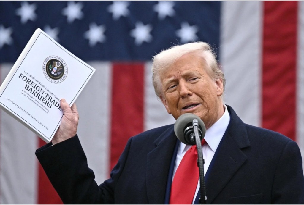 Trump suspende tarifas para 75 países, mas eleva taxas para 125% com a&nbsp;China