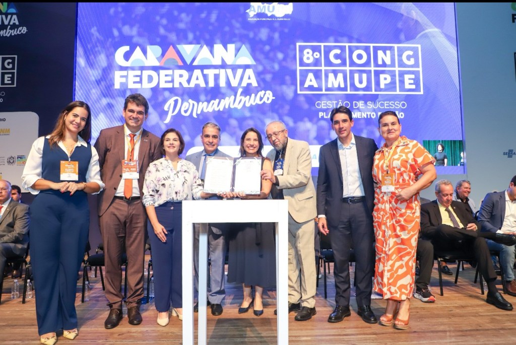 Raquel Lyra anuncia R$ 110,9 milhões em obras de abastecimento de água, em Congresso da&nbsp;Amupe