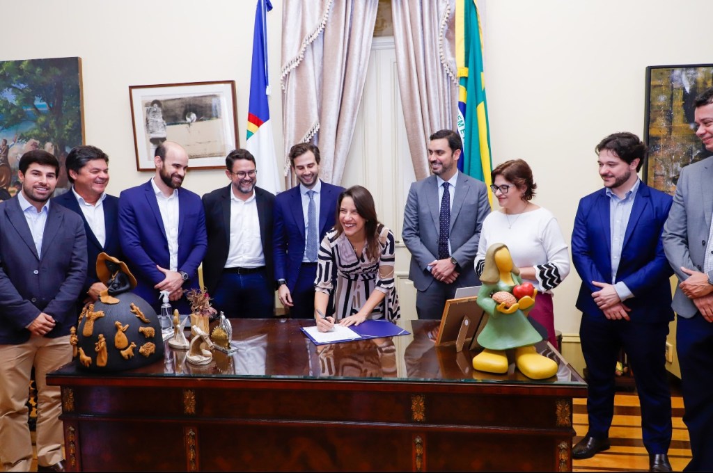 Governo de PE anuncia nova fábrica de e-metanol de R$ 2 bilhões em&nbsp;Suape