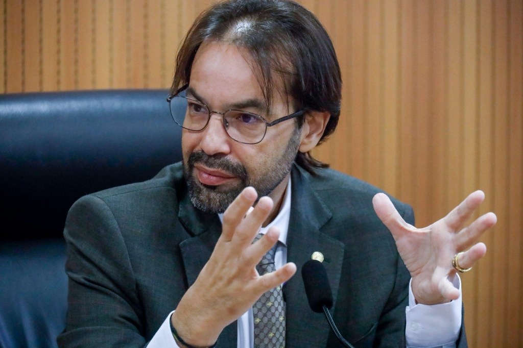 Urgente – Justiça impõe multa de R$ 50 mil e derruba manobra de Diogo Moraes no&nbsp;PSDB