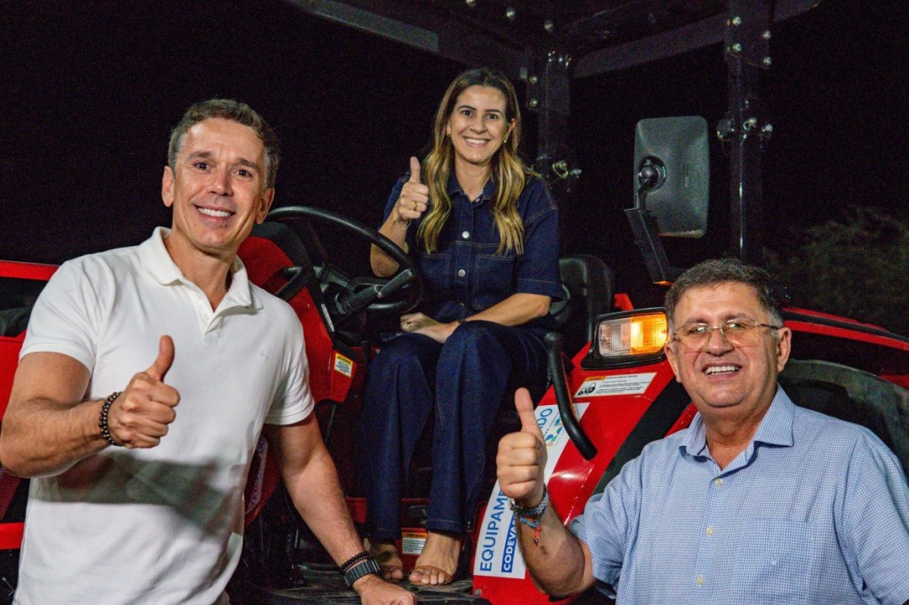 Felipe Carreras e prefeita Aline Karina visitam terreno do novo hospital de&nbsp;Itapetim