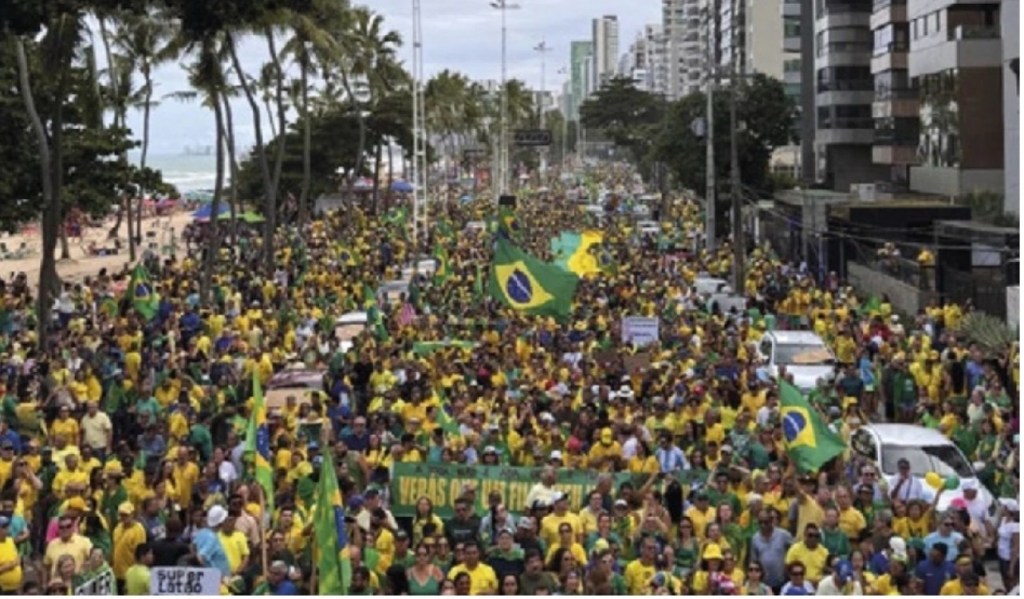 Ato “Reaja, Brasil” no Recife reúne multidão contra Moraes e em apoio a&nbsp;Bolsonaro