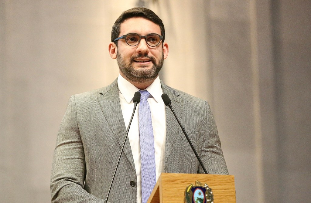 Governo retira animais abandonados na Penitenciária Barreto&nbsp;Campelo