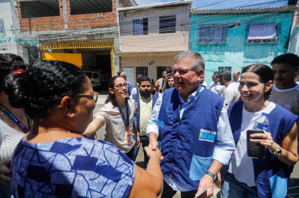 No Recife, governador em exercício visita casas reformadas pelo Reforma no&nbsp;Lar