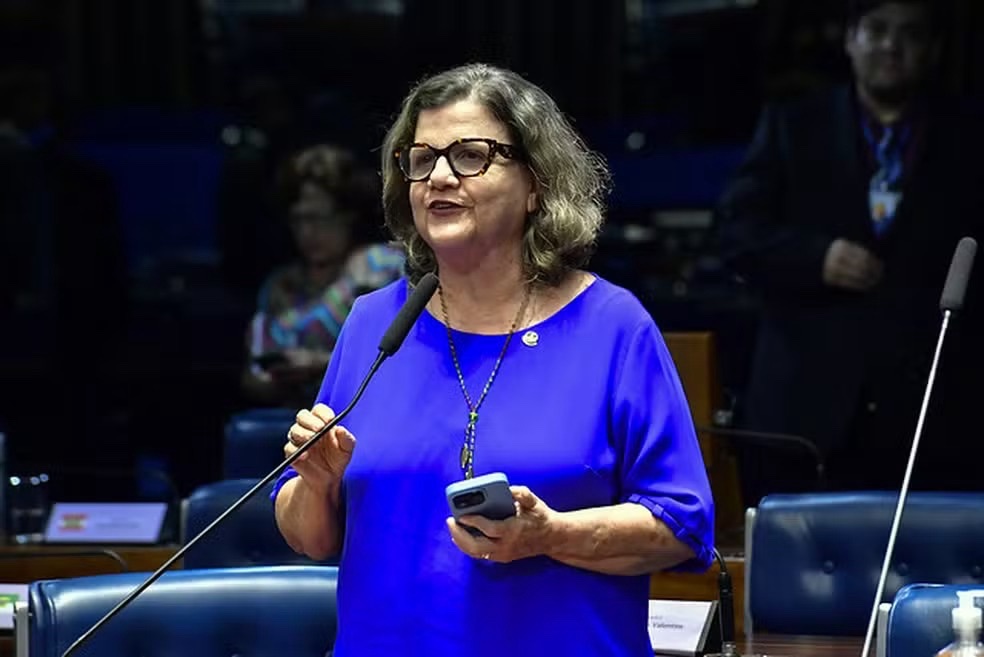Senadora Teresa Leitão sofre queda no plenário e sessão é&nbsp;suspensa