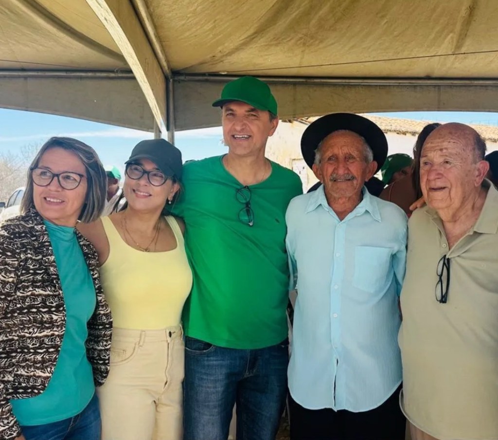 São José do Egito inaugura abastecimento de água no Sítio Papagaio e autoriza obra no Sítio Açude da&nbsp;Porta