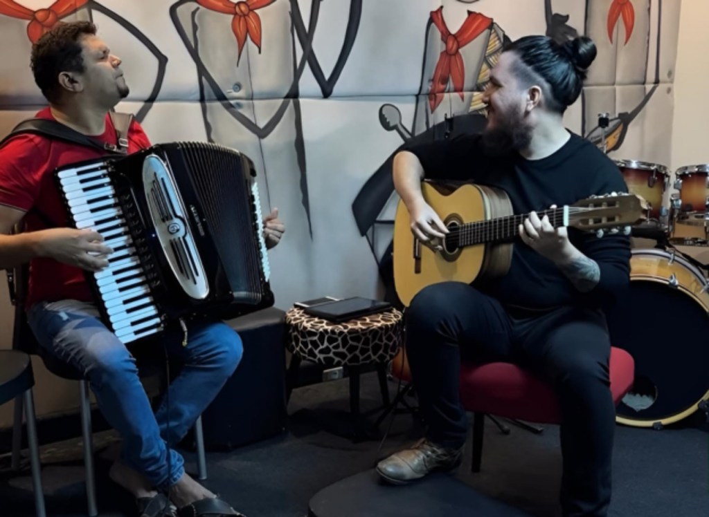 Duo instrumental apresenta clássicos do Choro brasileiro em&nbsp;Lajedo