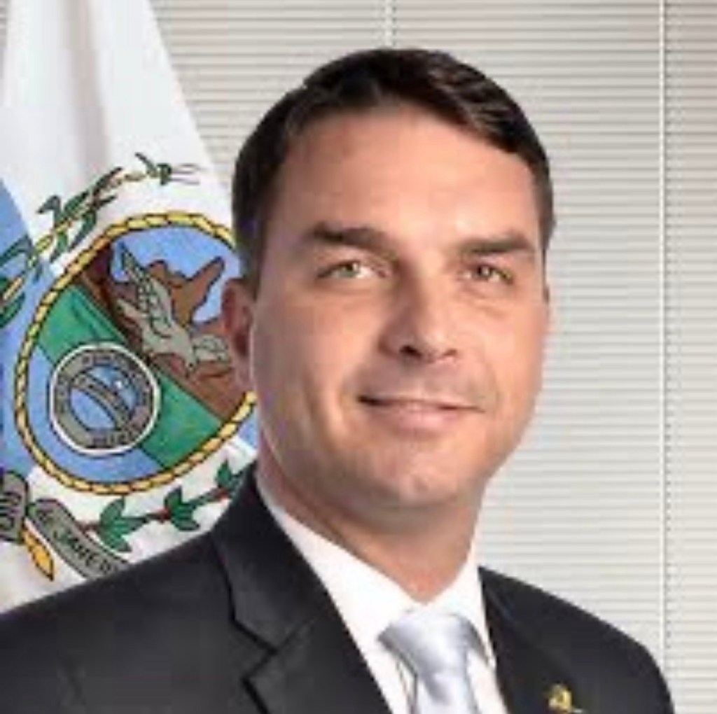 Flávio Bolsonaro consolida-se como principal nome da oposição em pesquisa AtlasIntel/Bloomberg para&nbsp;2026