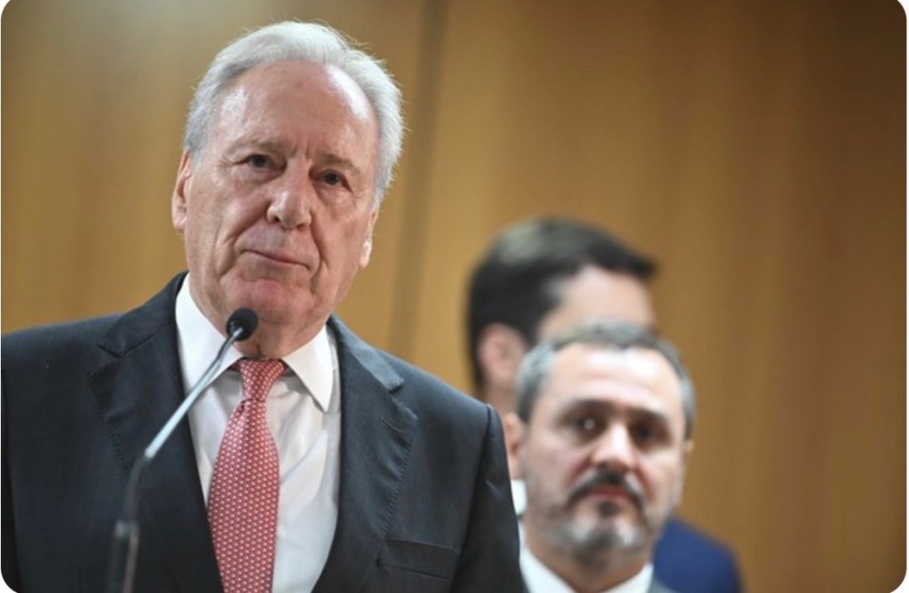 URGENTE – Lewandowski entrega carta de demissão a Lula e deixa o Ministério da&nbsp;Justiça