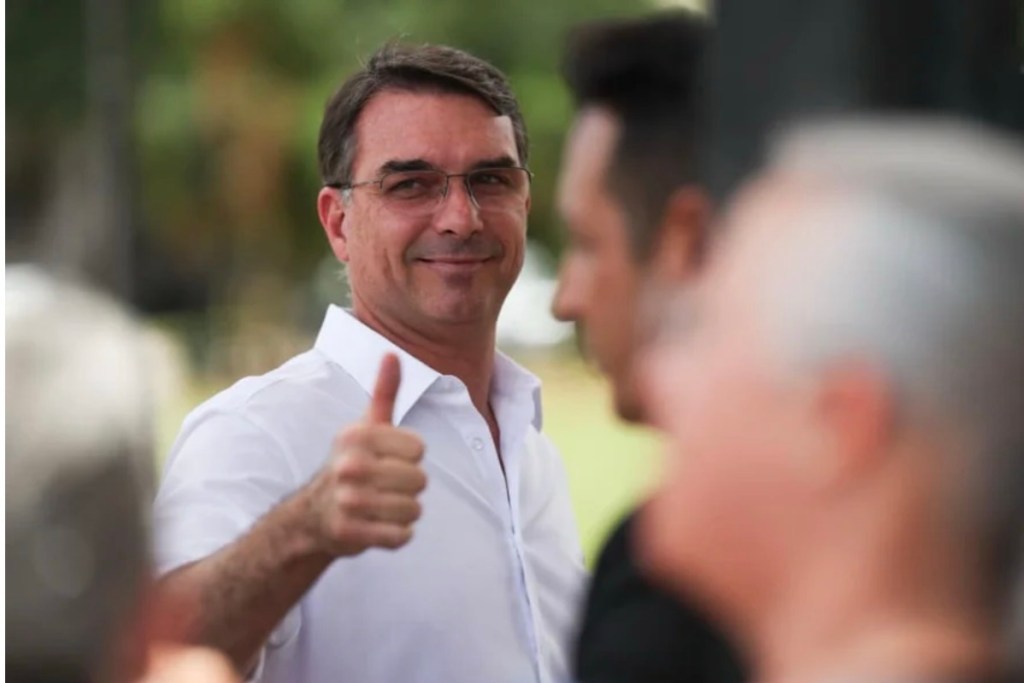 AtlasIntel: Flávio Bolsonaro fica a 4,3 pontos de Lula e acirra disputa&nbsp;presidencial