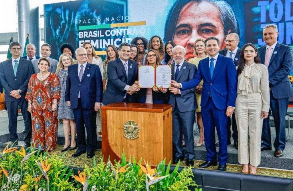 “Luta deve ser de toda a sociedade, principalmente dos homens”, diz Lula, ao assinar Pacto Nacional contra o&nbsp;Feminicídio