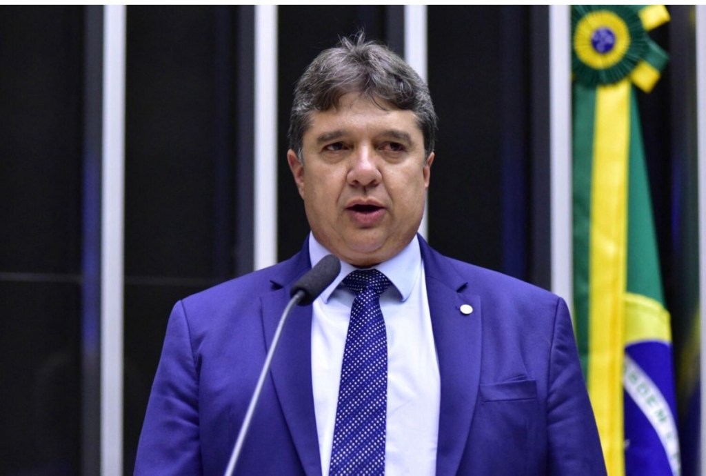 Guilherme Uchoa Jr. deixa o PSB e reforça PSD de Raquel Lyra em ato nesta&nbsp;quarta(25)