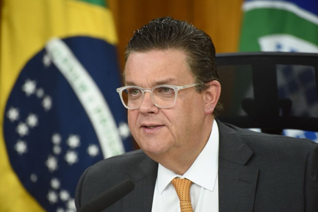 URGENTE – Ministro Wolney Queiroz é internado após mal-estar no&nbsp;Recife