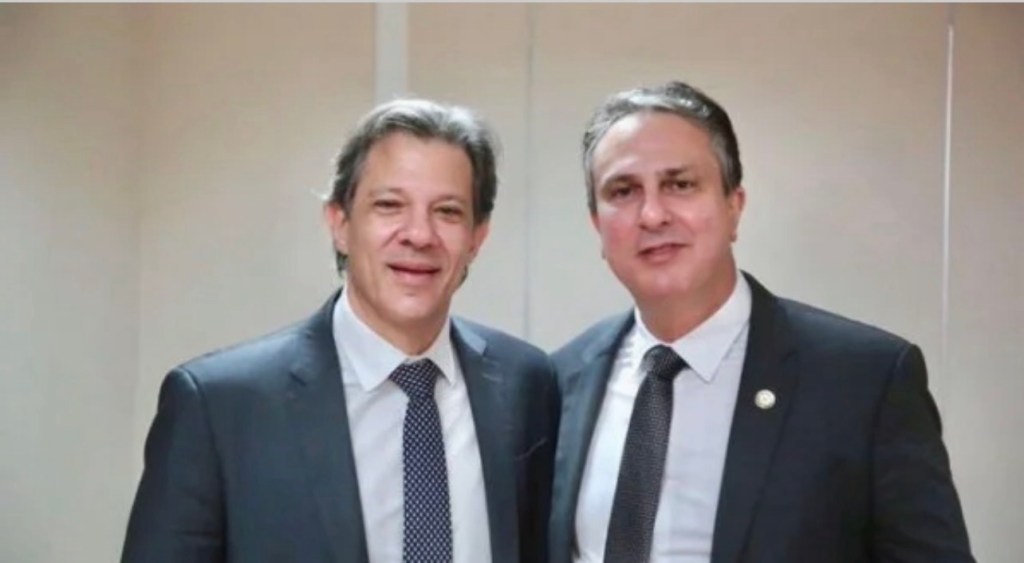 PT avalia cenário sem Lula  diante da alta rejeição e avanço de Flávio, diz&nbsp;Veja