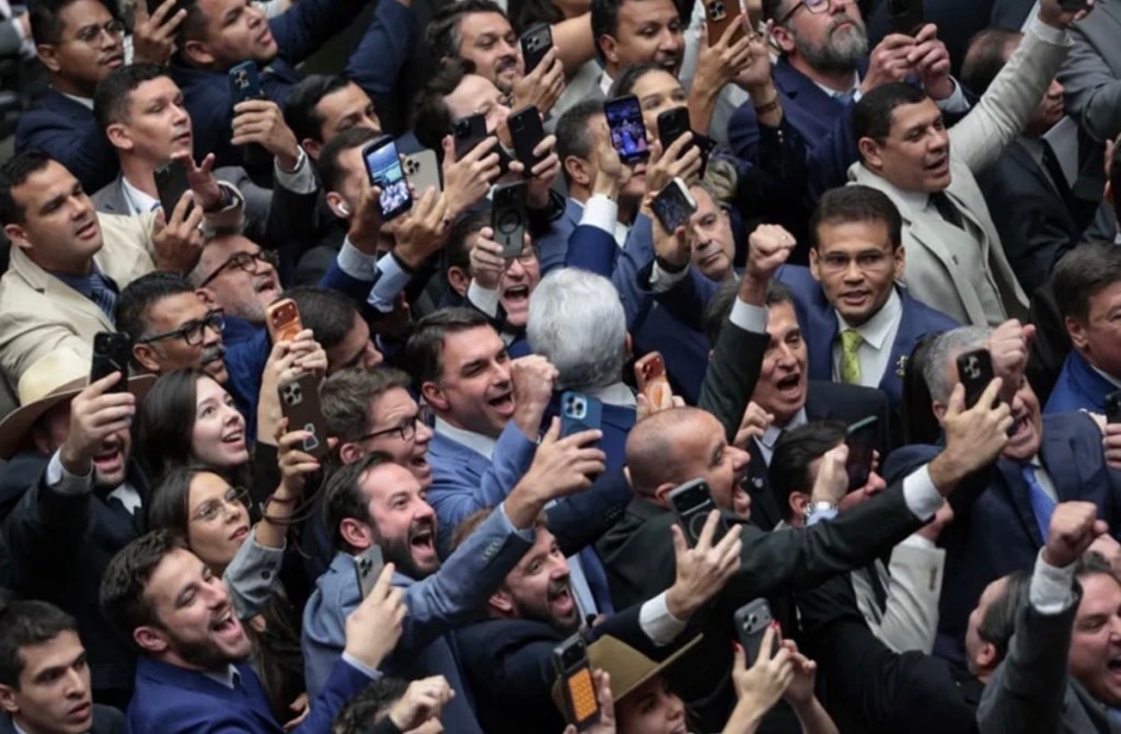 Em novo revés para Lula, Congresso derruba veto ao PL da Dosimetria e ajuda&nbsp;Bolsonaro