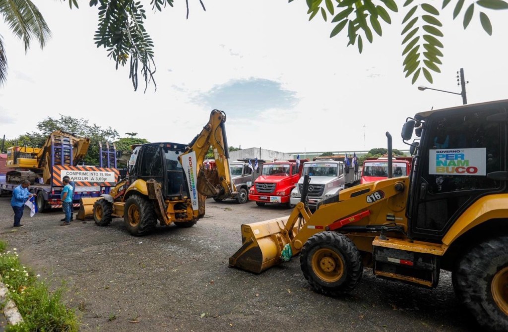 Governo de Pernambuco inicia força-tarefa de limpeza emergencial do Rio&nbsp;Beberibe