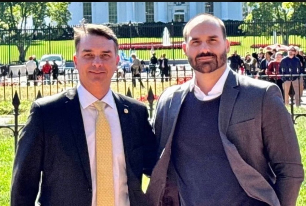 Flávio Bolsonaro mantém expectativa de encontro com Trump em&nbsp;Washington