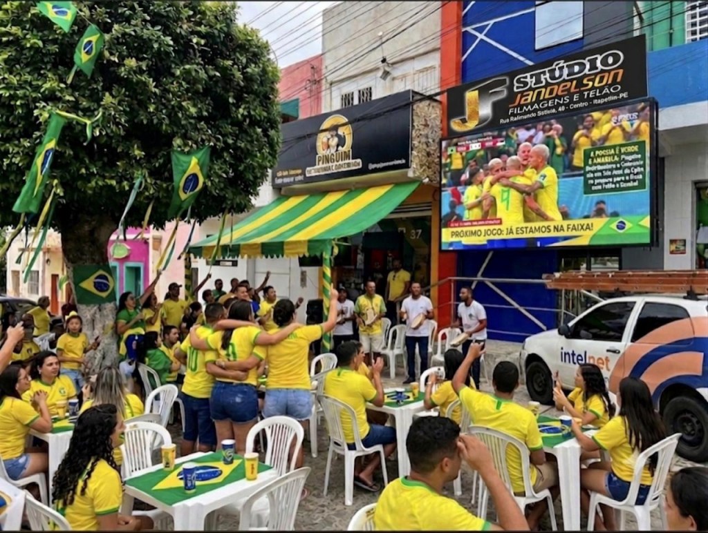 Camarote do Pinguim volta a reunir torcida para Brasil x Haiti nesta sexta (19), em São José do&nbsp;Egito