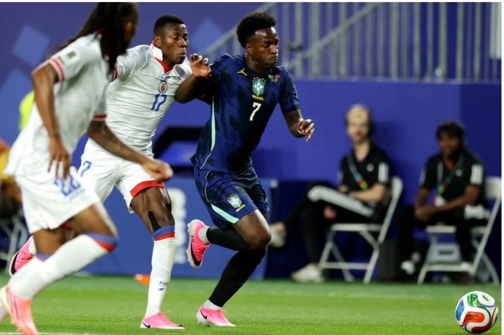 Brasil goleia Haiti por 3 a 0, conquista primeira vitória e assume liderança do Grupo C da&nbsp;Copa